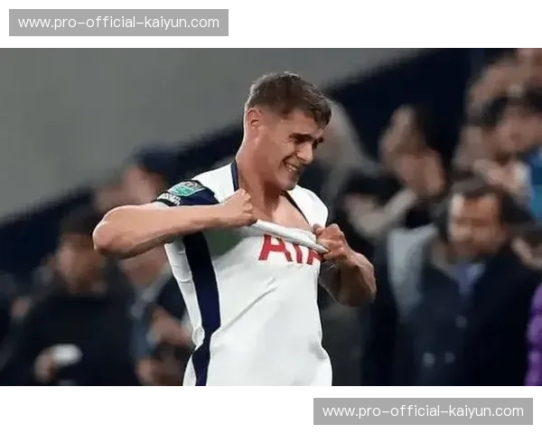 热刺vs水晶宫实时：波罗传中10次成功，成边路进攻核心