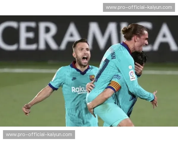 比利亚雷亚尔4-1大胜西班牙人，莫雷诺梅开二度闪耀