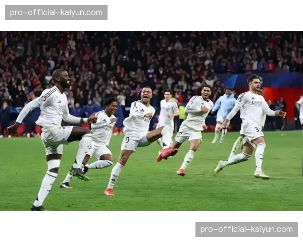 欧足联高层齐聚伯纳乌，观看皇马vs拜仁焦点战